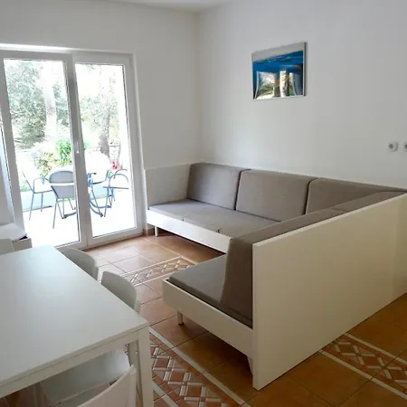Apartment Neva Simuni